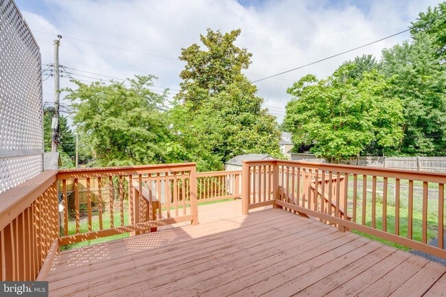 Building Photo - 2719 Albemarle Dr