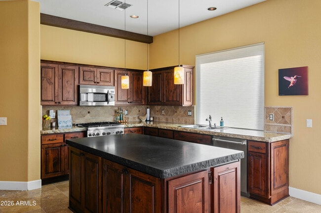 Building Photo - 3340 S Camellia Pl