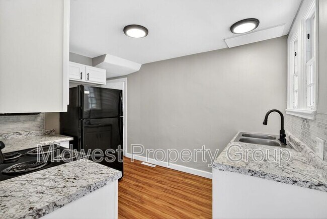 Building Photo - 46 N Harvey Ave