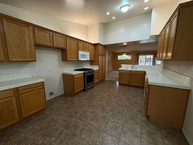 Building Photo - 12510 Stemple Dr
