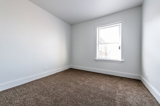 Building Photo - 7812-14 S Emerald Ave Chicago, IL 60620