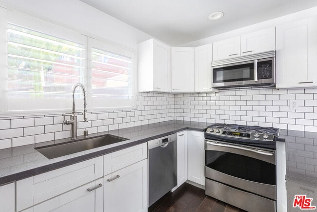 Building Photo - 1806 Ashmore Pl