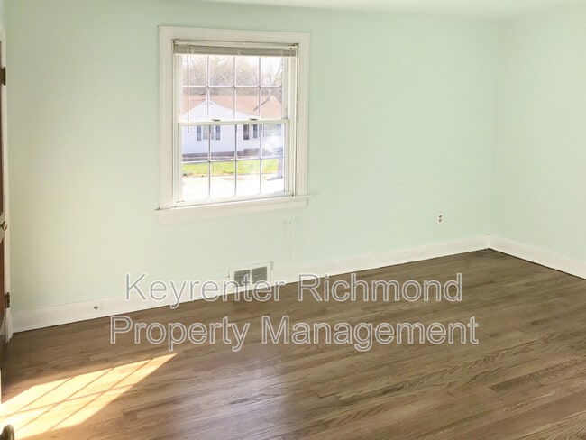 Building Photo - 7418 Wentworth Ave