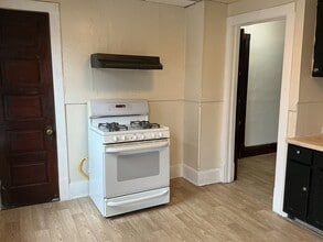 Building Photo - 800-802 S 32nd St