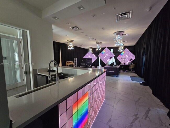 Building Photo - 4636 NW 84th Ave