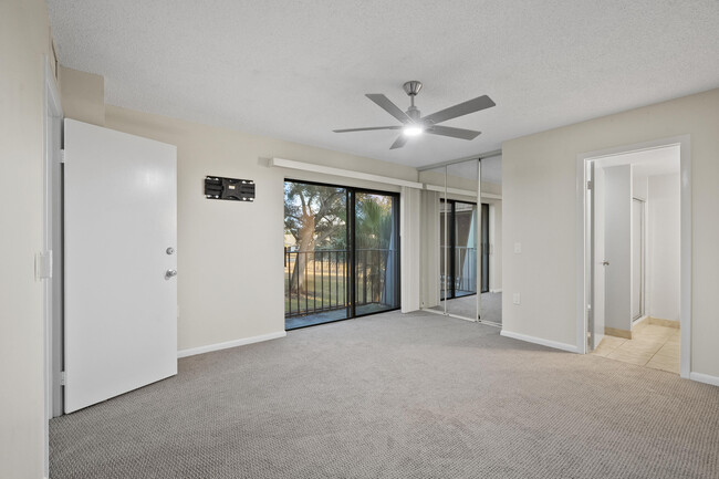 Building Photo - 3098 SW Sunset Trace Cir