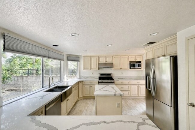 Building Photo - 21308 E Fort Bowie Dr