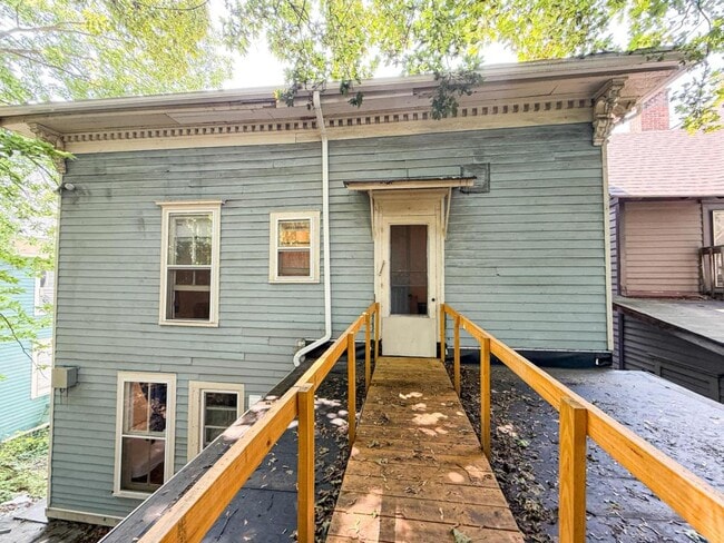 Building Photo - 115 Stewart Ave