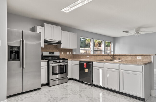 Building Photo - 11838 Sardis Lake Dr