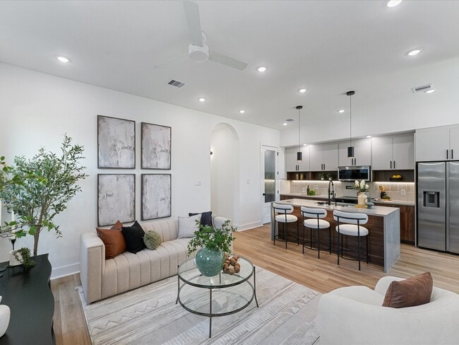 Building Photo - 8318 Williamsdell St