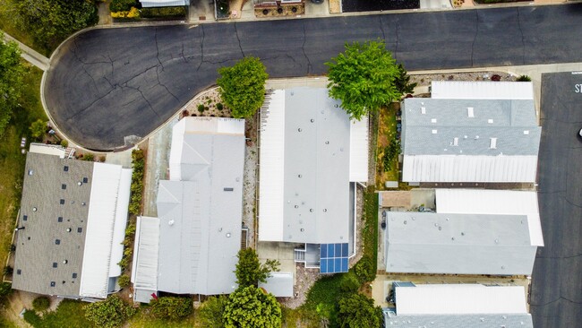 Building Photo - 525 W El Norte Pkwy