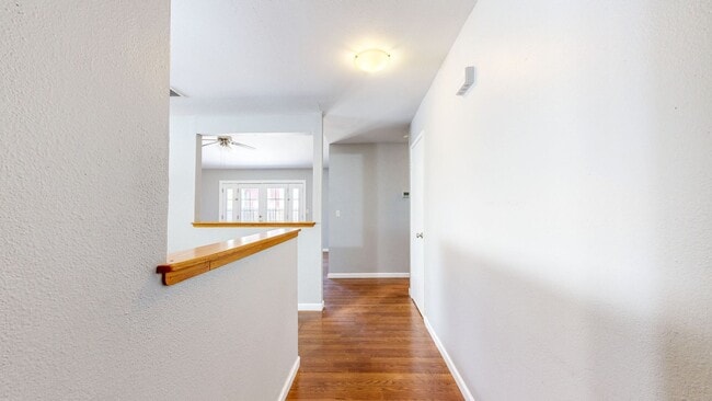 Building Photo - 8690 Lords Manor Way