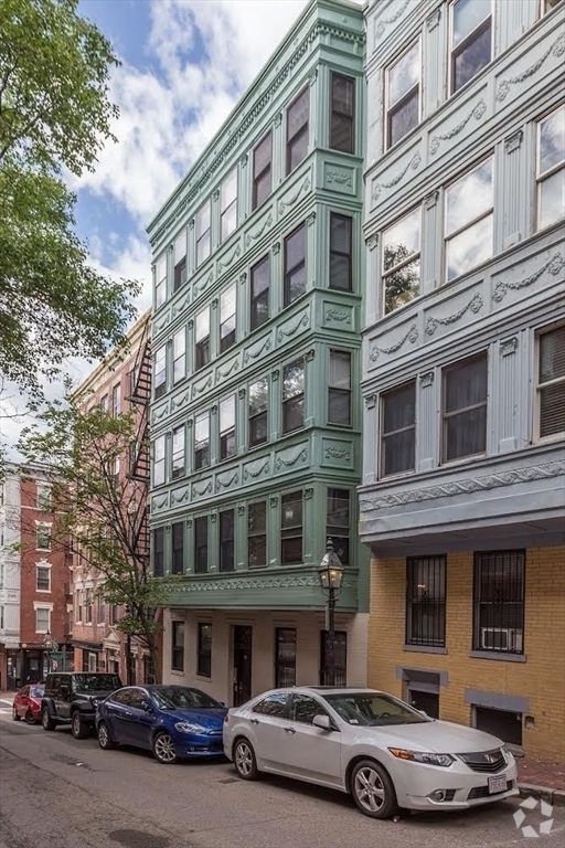 Building Photo - 32 Grove St