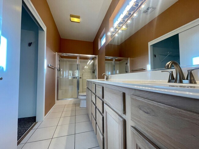 Building Photo - 78294 Bovee Cir