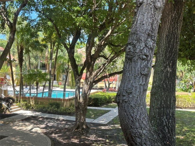 Building Photo - 906 Coral Club Dr