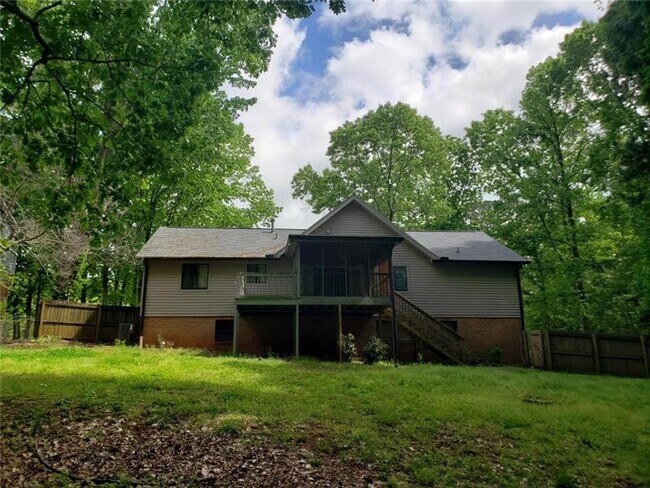 Building Photo - 5532 Stewart Mill Rd