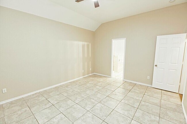 Building Photo - 4009 Hidden Meadow Ct