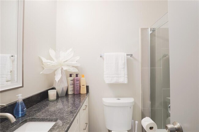 Building Photo - 6463 Klinect Ct