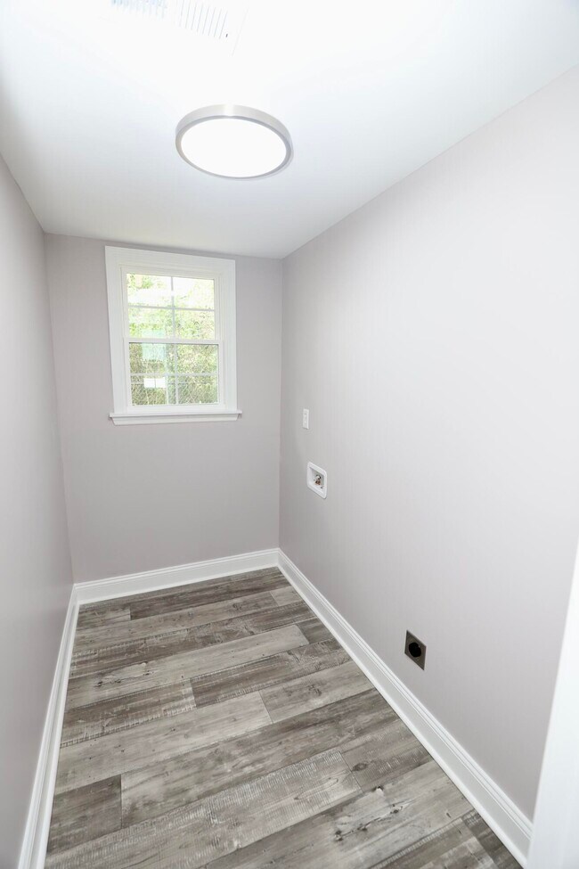 Building Photo - 11 Kendrick St