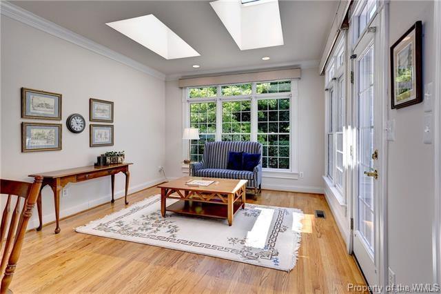 Building Photo - 116 Westbury