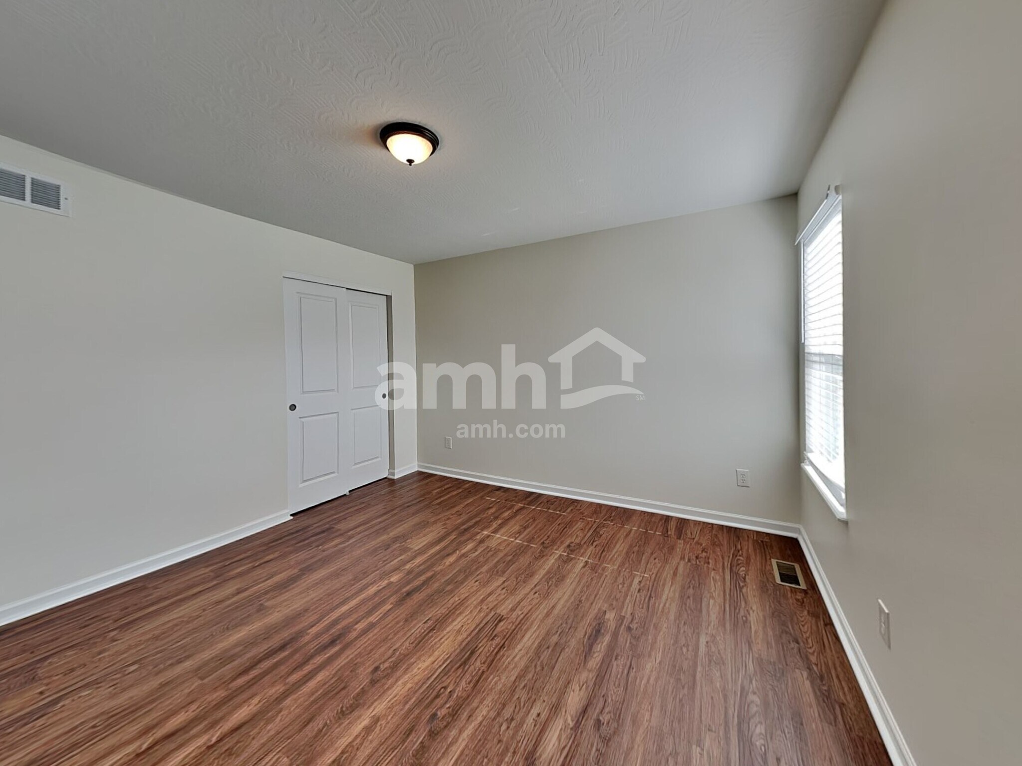 Building Photo - 109 Sandburg Dr