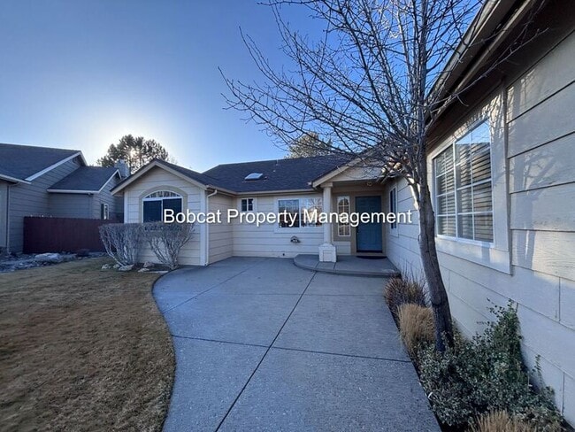 Building Photo - 1054 Camellia Ct