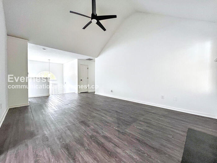 Building Photo - 3136 Lower Creek Dr