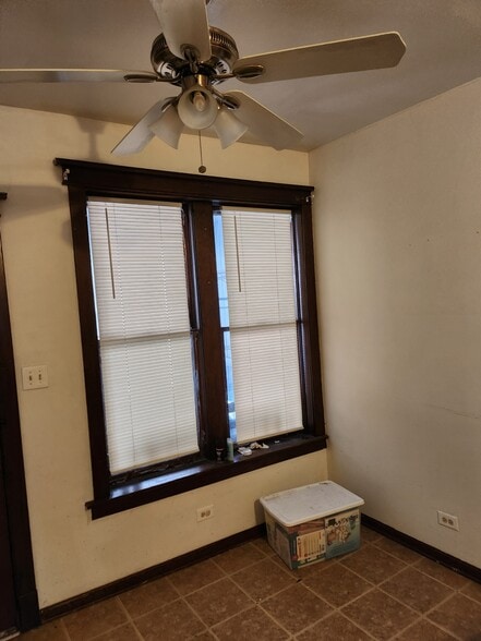 Building Photo - 3232 S Union Ave