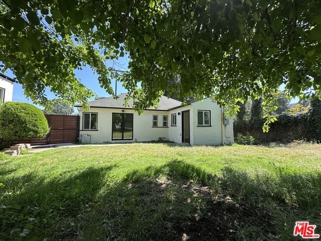 Building Photo - 4001 Chevy Chase Dr