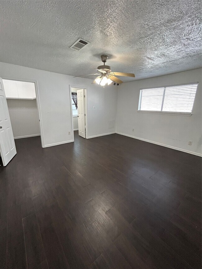Building Photo - 11127 Sageview Dr