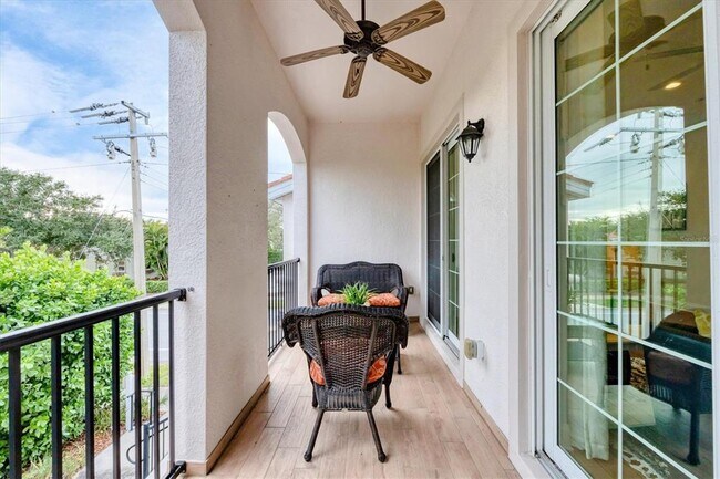 Building Photo - 455 Nokomis Ave S