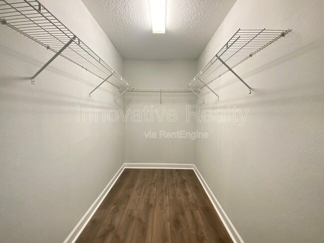 Building Photo - 1913 Thetford Cir