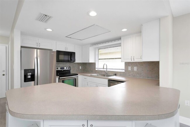 Building Photo - 105 Timberview Dr
