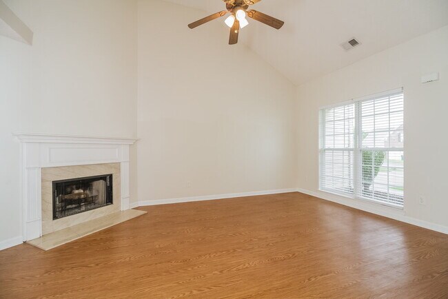 Building Photo - 1015 Mallory Ln