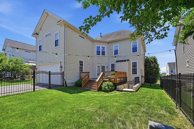 Building Photo - 2530 Transom Pl