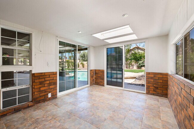 Building Photo - 39495 Regency Way