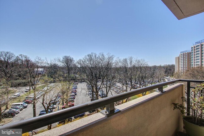 Building Photo - 4620 N Park Ave