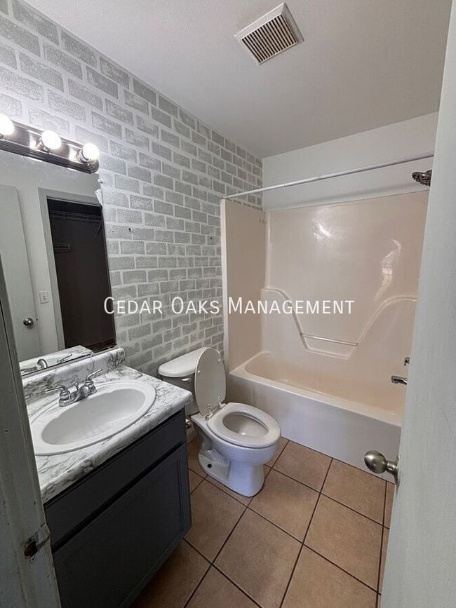 Building Photo - 2520 Mary Phelps Dr