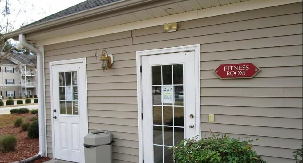 Building Photo - 616 Marshtree Ln