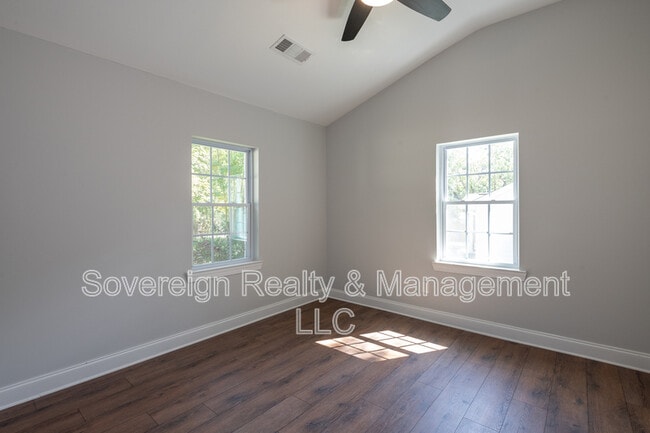 Building Photo - 331 Camilla Cir SW