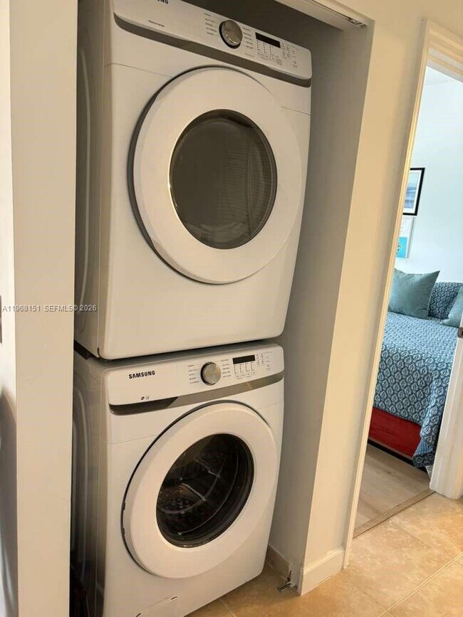 Building Photo - 8395 SW 73rd Ave