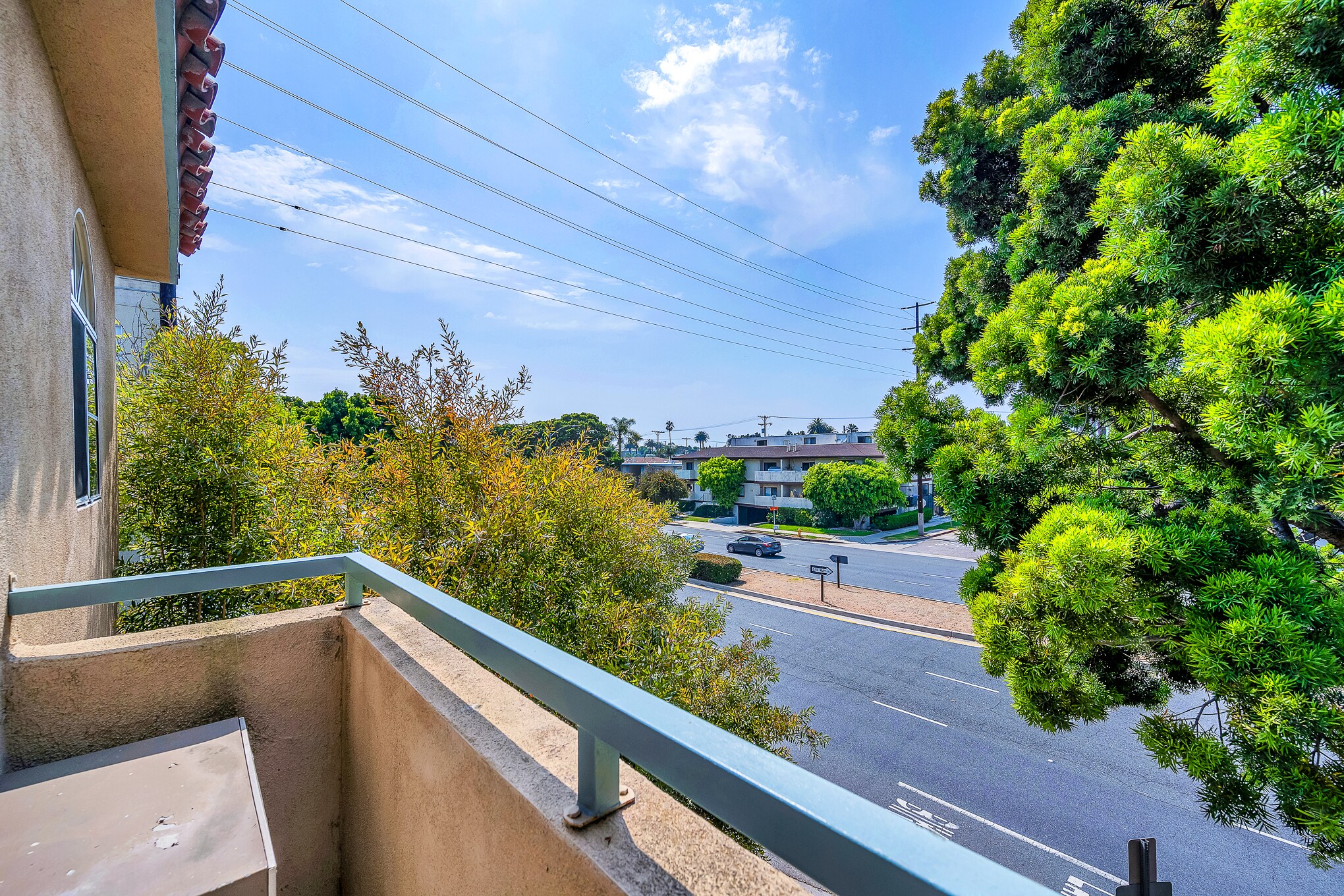 Building Photo - 2400 Walnut Ave