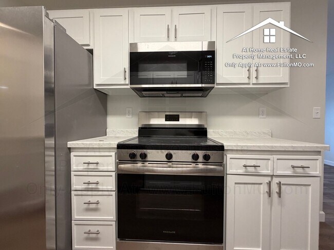 Building Photo - King Street 128-130 Duplex