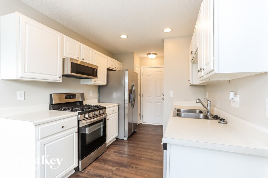 Building Photo - 11013 Feather Grass Ln