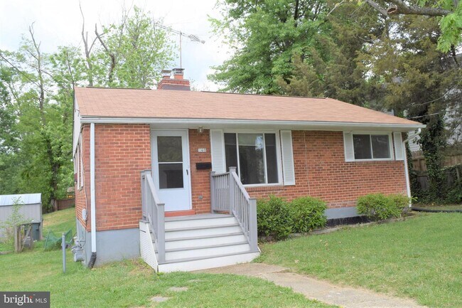 Building Photo - 146 N French St