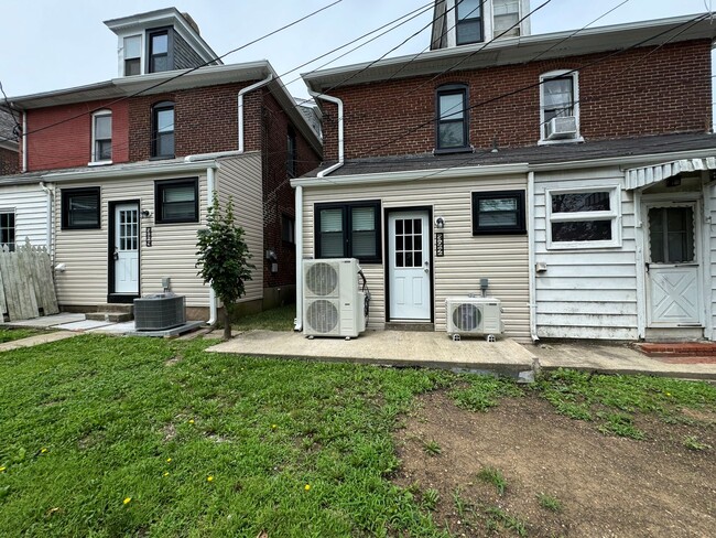 Building Photo - Completely Updated THREE BEDROOM TWIN!