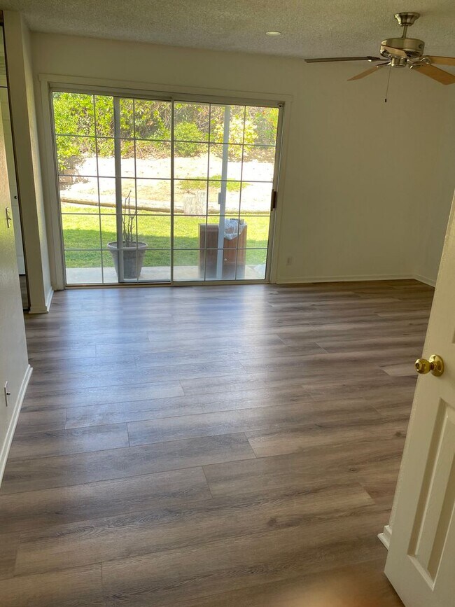 Building Photo - One story home in Mission Oaks near Las Colinas