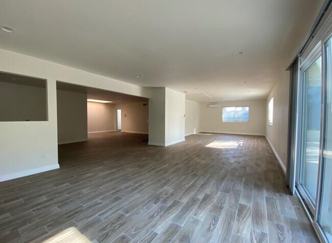 Building Photo - 18648 Klum Pl