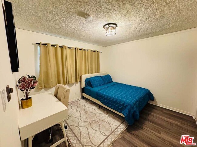 Building Photo - 14903 Normandie Ave