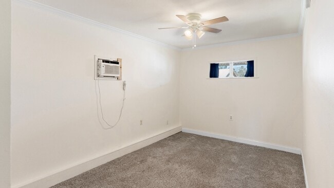 Building Photo - Garden District  Garage Apartment available NOW!